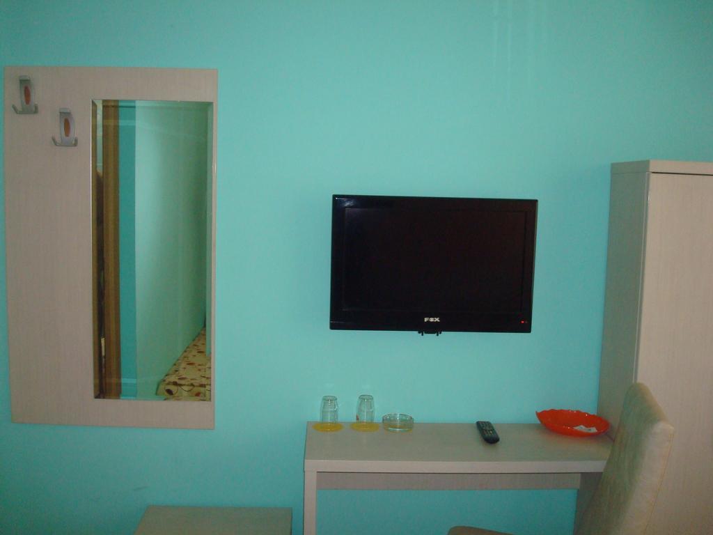 Linda Bed And Breakfast Nis Phòng bức ảnh